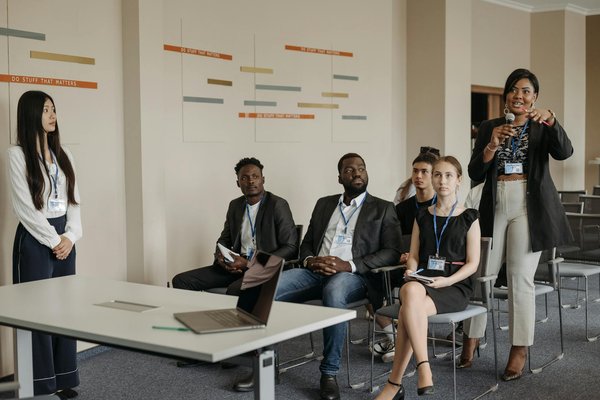 Influence Essentielle du Leadership Opérationnel sur la Performance des Entreprises : Stratégies Gagnantes et Avantages Clés